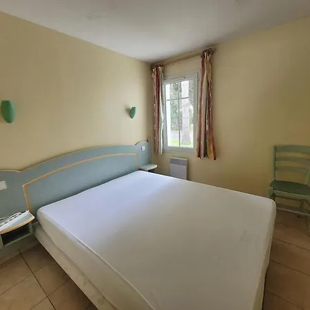 Holiday home Foret Piscine Collective Victoria 404